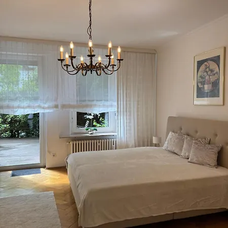 Stadtvillenwohnung Nahe Zentrum / Ruhrfestspielhaus Apartment *